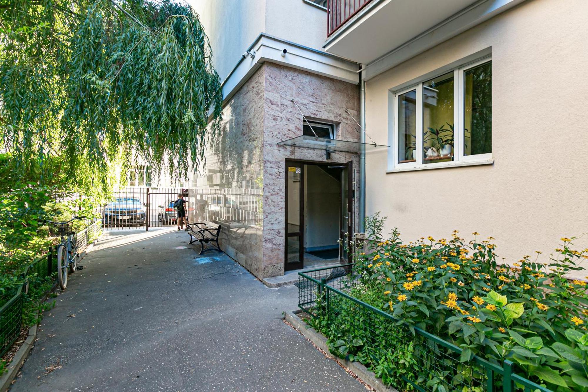 Rakowiecka - Bezplatny Parking - Free Parking - Stacja Metra 500M - Underground Station 500M Better Rental Βαρσοβία Εξωτερικό φωτογραφία